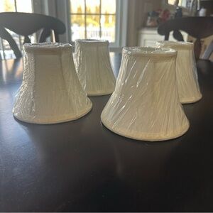 (4) Wellmet Elegant Cream Lamp Shades for chandelier, New without Tags